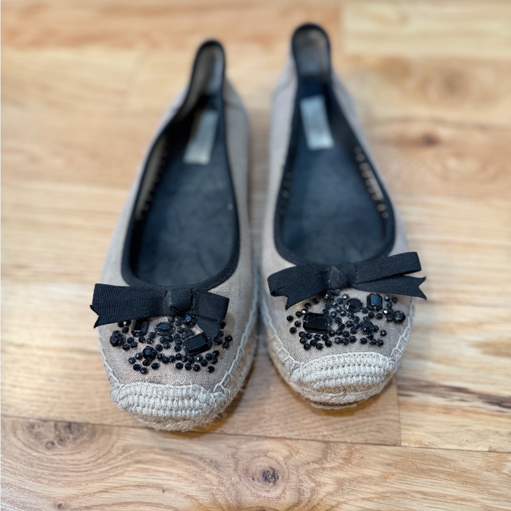Simply Vera Vera Wang Tan and Black Beaded Espadrilles